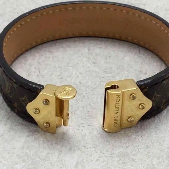 LOUIS VUITTON LUXURY BRACELET - Picture 2 of 6